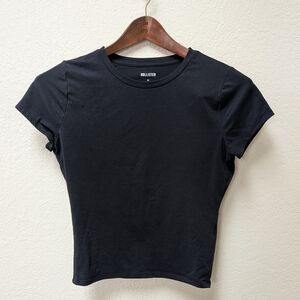 black Hollister women's short-sleeve crew neck baby tee. Size Medium